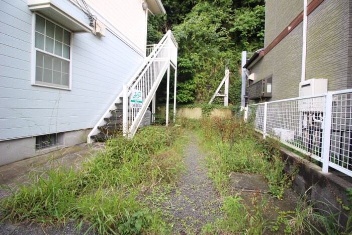 物件外観写真6　(エントランス部分)