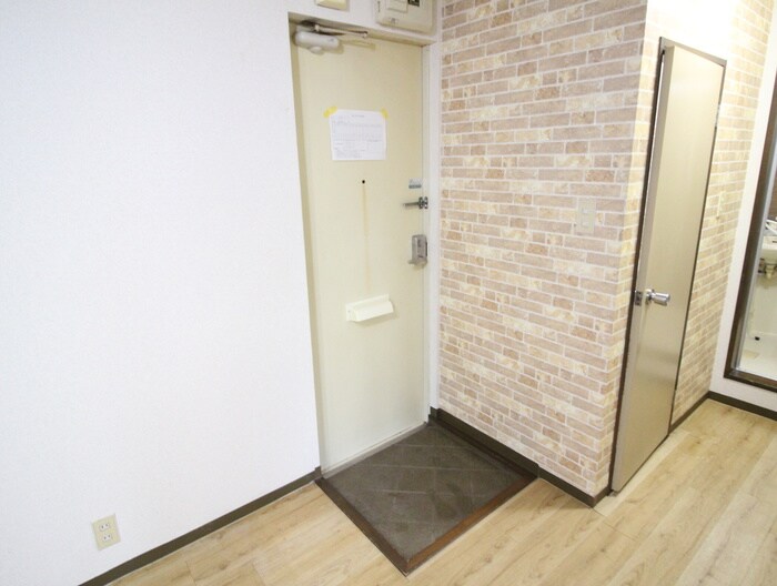 物件内観写真22　(玄関)