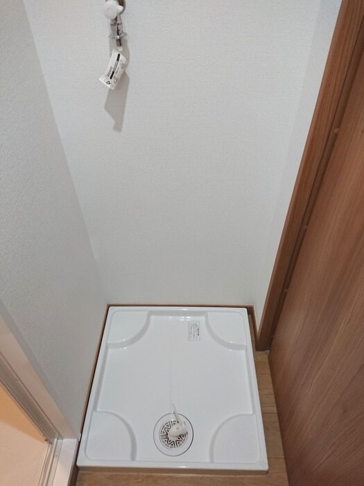 物件内観写真16　(洗濯機置場)