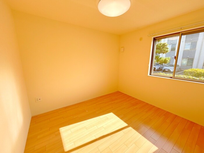 物件内観写真9　(居室)