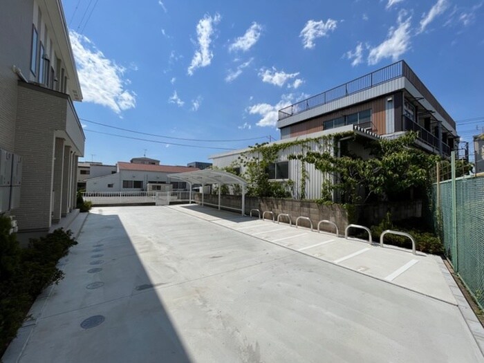 物件外観写真3　(駐輪場)