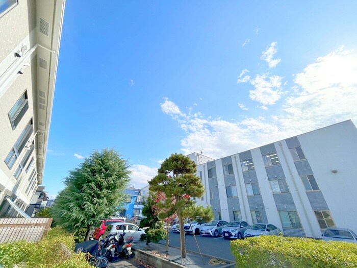 物件内観写真22　(室内からの展望)