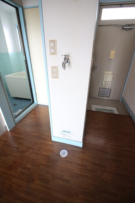 物件内観写真12　(洗濯機置場)