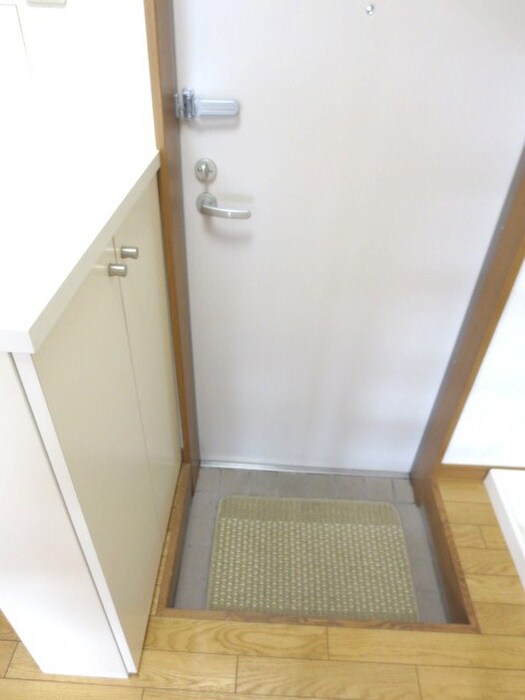 物件内観写真12　(玄関)