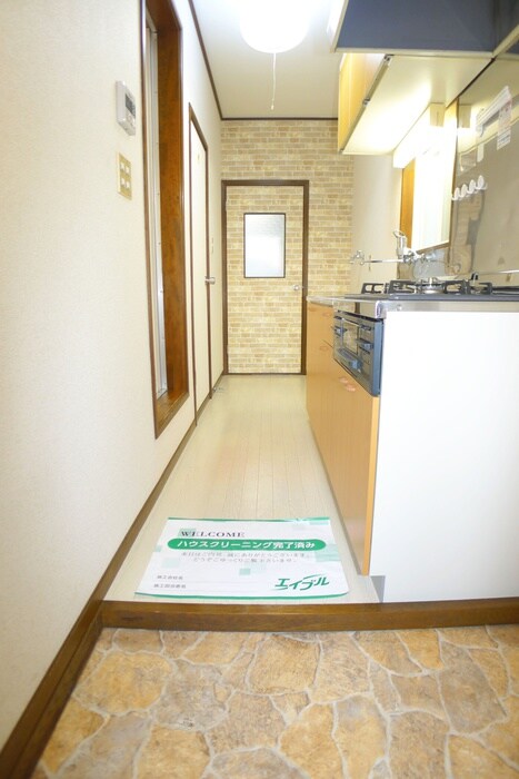 物件内観写真7　(玄関)