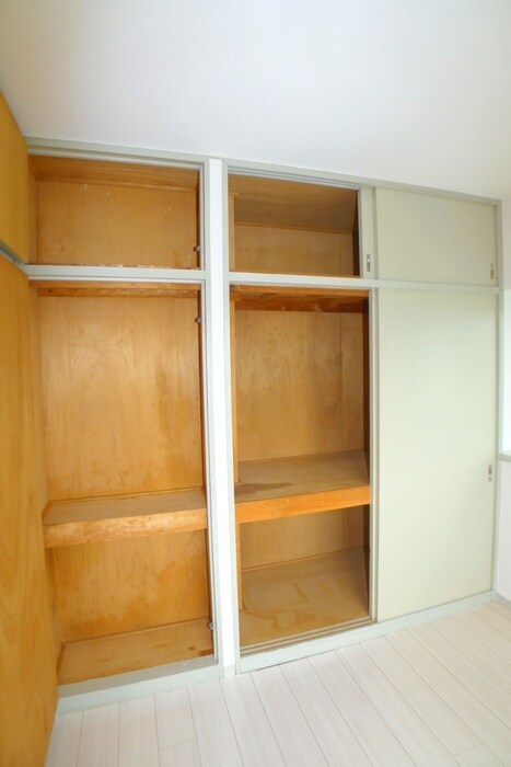 物件内観写真12　(収納)