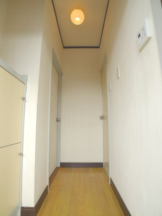 物件内観写真15　(玄関)