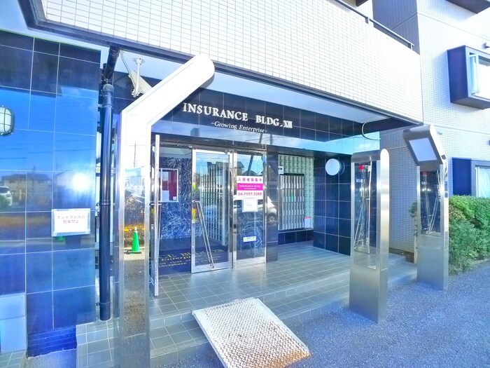 物件外観写真3　(エントランス部分)