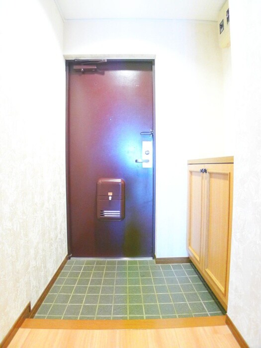 物件内観写真17　(玄関)