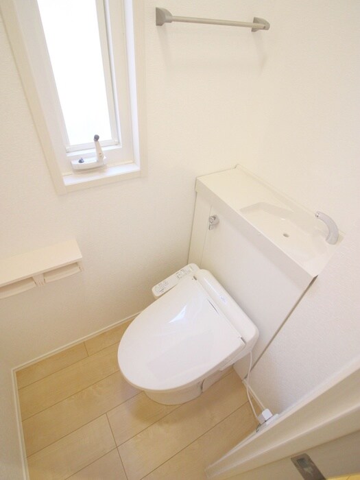 物件内観写真13　(トイレ)