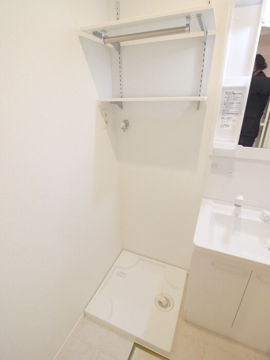 物件内観写真14　(洗濯機置場)