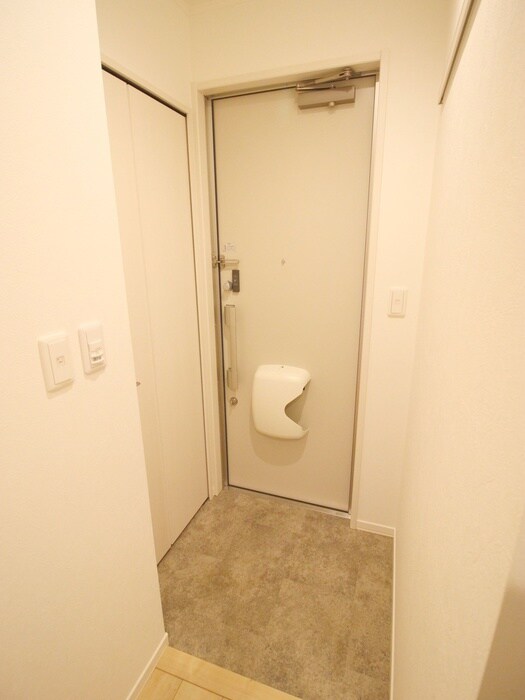 物件内観写真18　(玄関)
