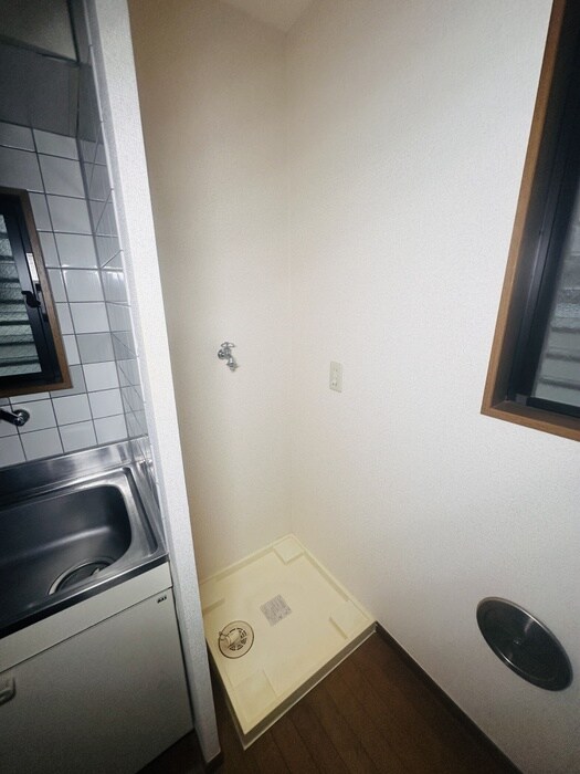 物件内観写真14　(洗濯機置場)