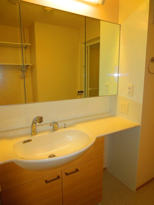 物件内観写真8　(洗面)