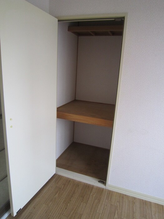 物件内観写真10　(収納)