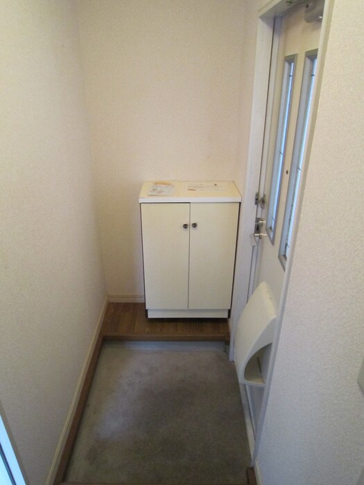 物件内観写真16　(玄関)