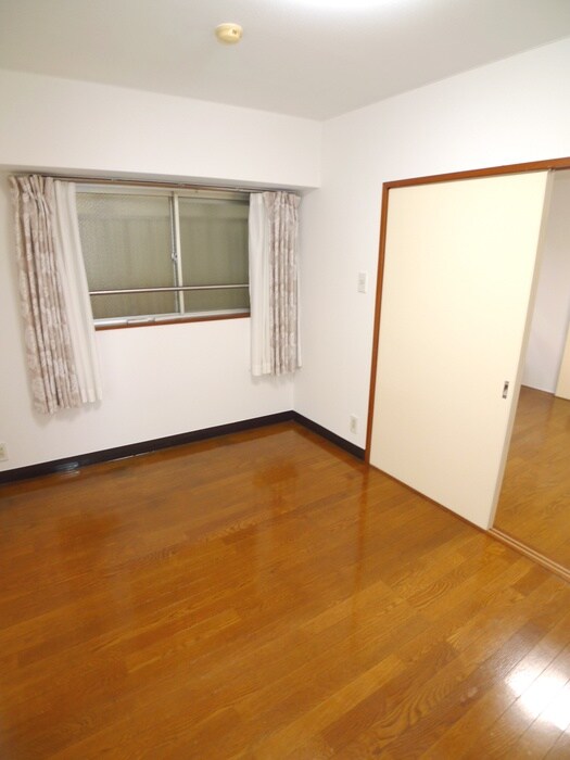 物件内観写真5　(居室)