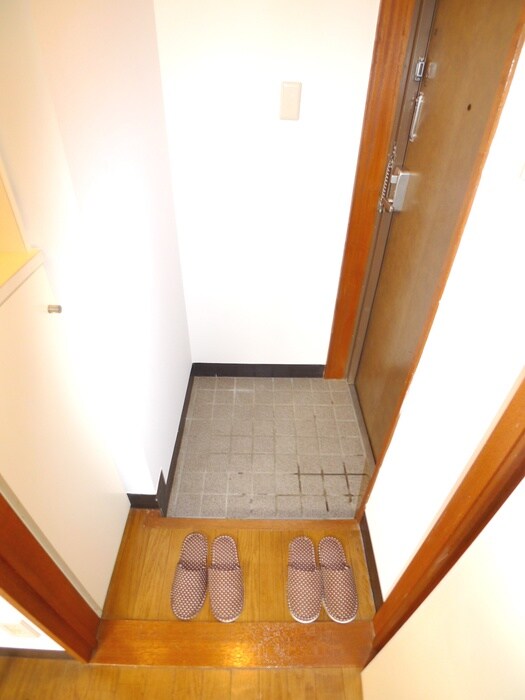 物件内観写真13　(玄関)