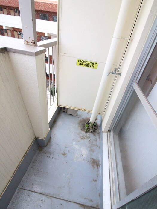 物件内観写真12　(洗濯機置場)