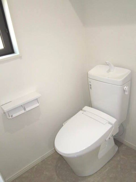 物件内観写真12　(トイレ)