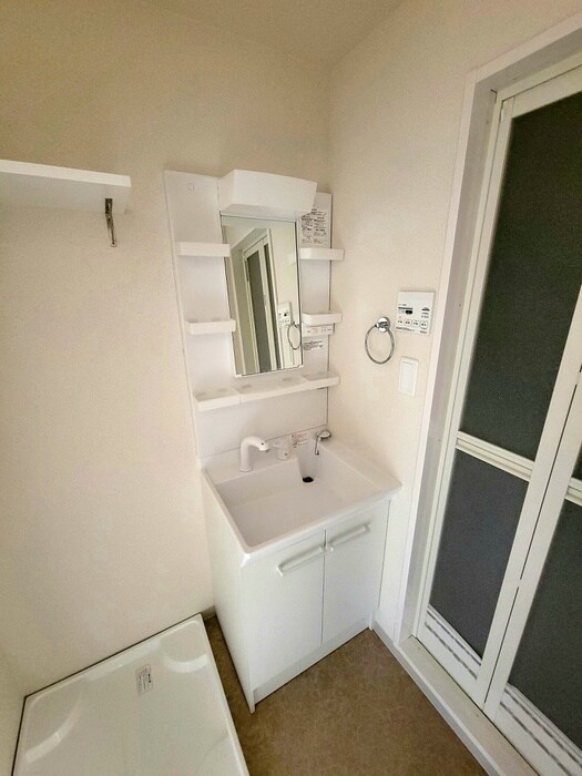 物件内観写真11　(洗面)
