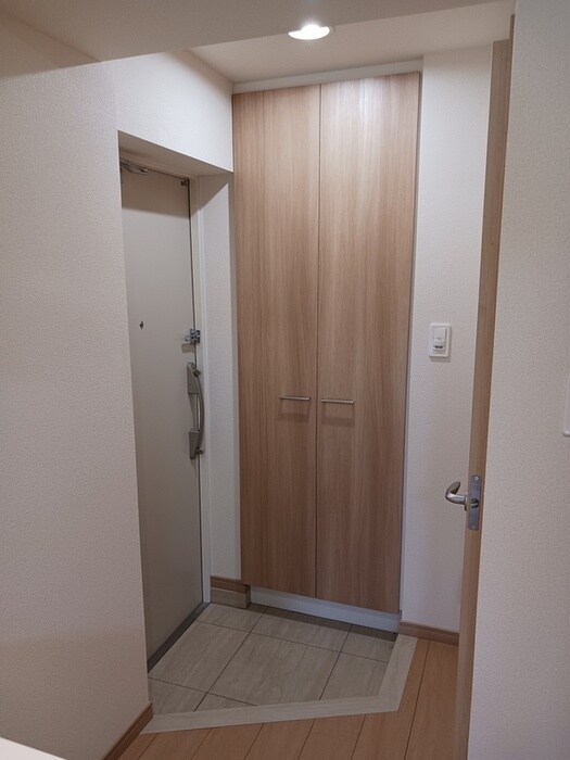 物件内観写真13　(玄関)