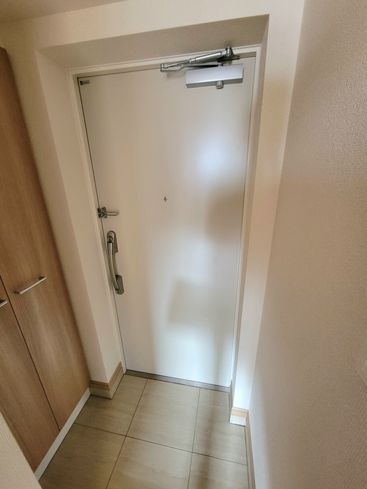 物件内観写真13　(玄関)
