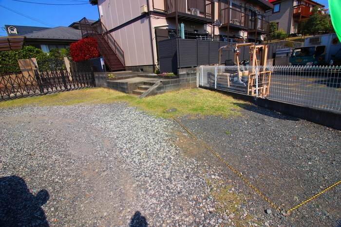 物件外観写真2　(駐車場)