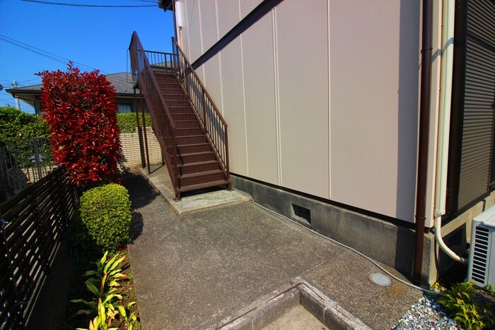物件外観写真5　(エントランス部分)