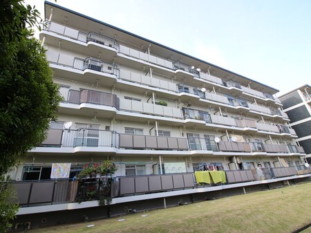 平塚高村団地42号棟（201）外観写真