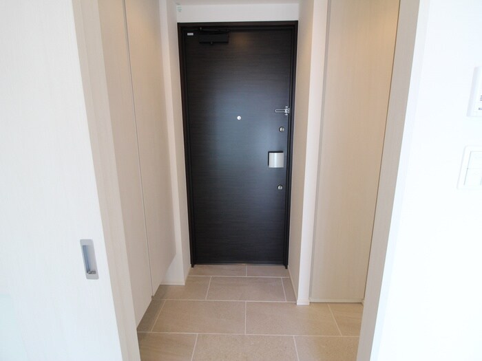 物件内観写真18　(玄関)