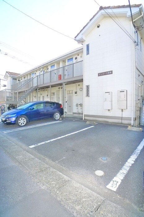 物件外観写真4　(駐車場)