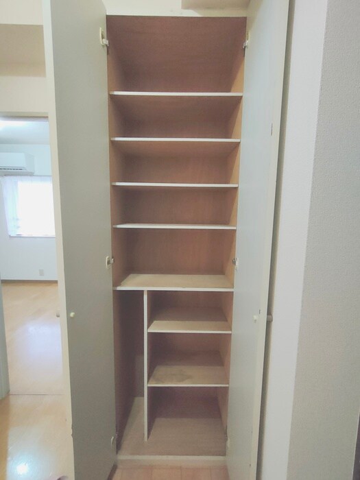 物件内観写真11　(靴箱)