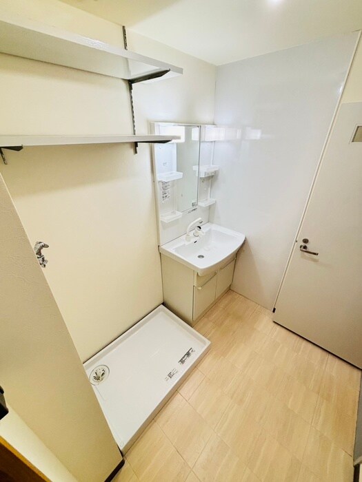 物件内観写真12　(洗濯機置場)