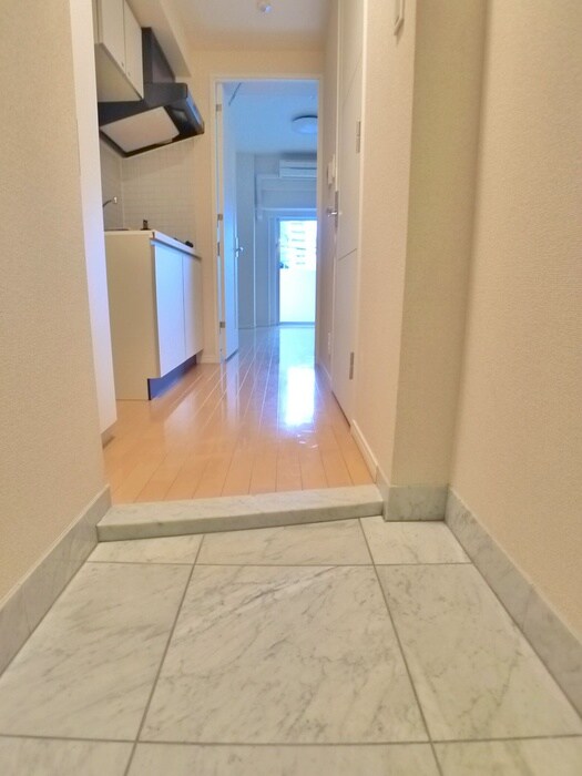 物件内観写真7　(玄関)