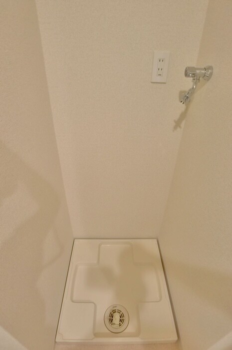 物件内観写真12　(洗濯機置場)