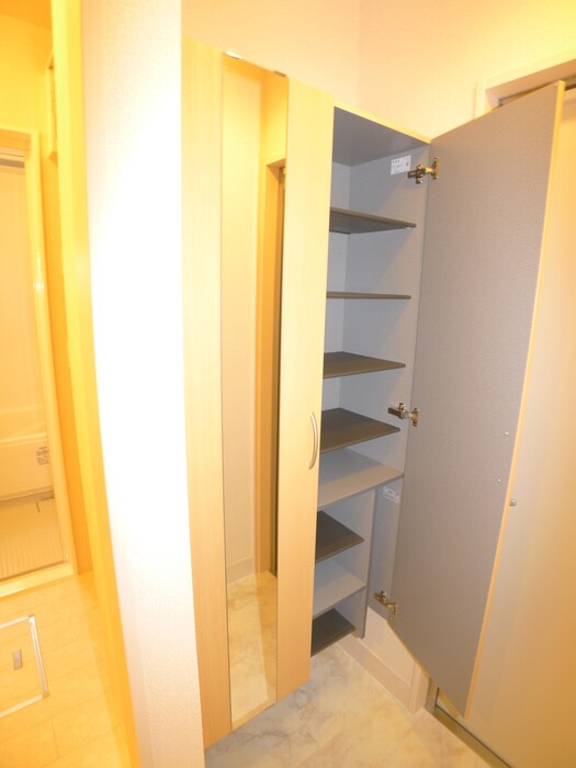 物件内観写真7　(靴箱)