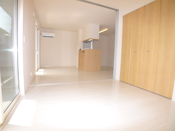 物件内観写真13　(居室)