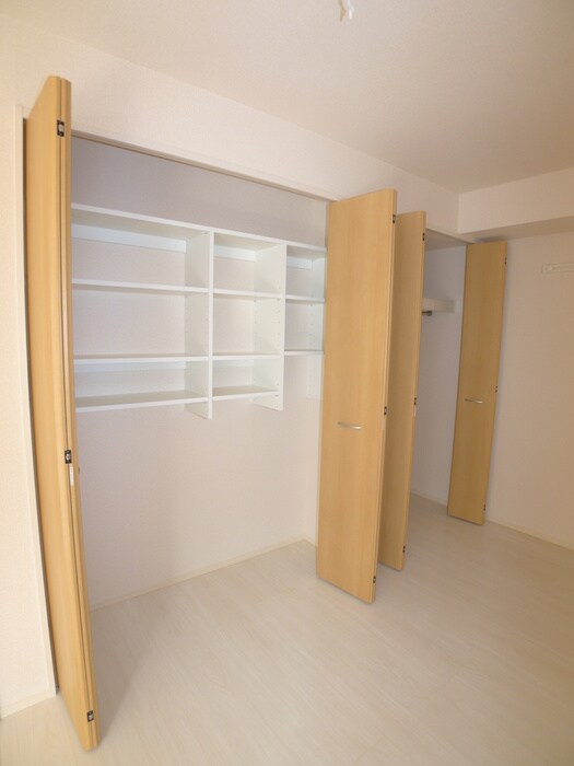 物件内観写真15　(収納)