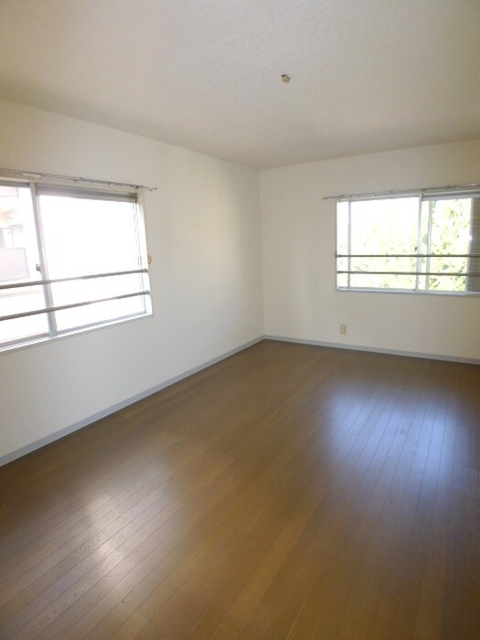 物件内観写真10　(室内からの展望)