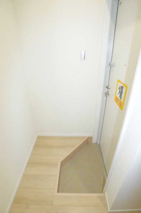 物件内観写真16　(玄関)