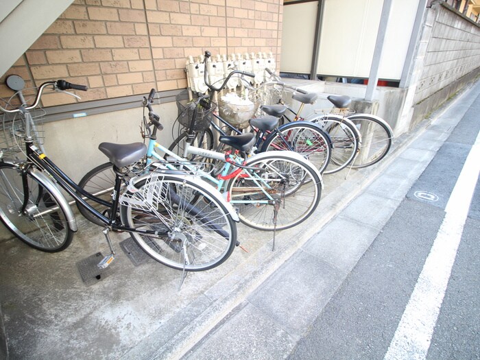 物件外観写真5　(駐輪場)