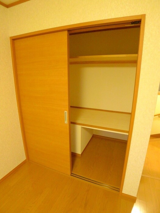 物件内観写真6　(収納)