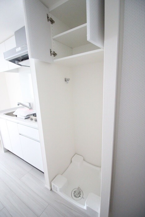 物件内観写真18　(洗濯機置場)