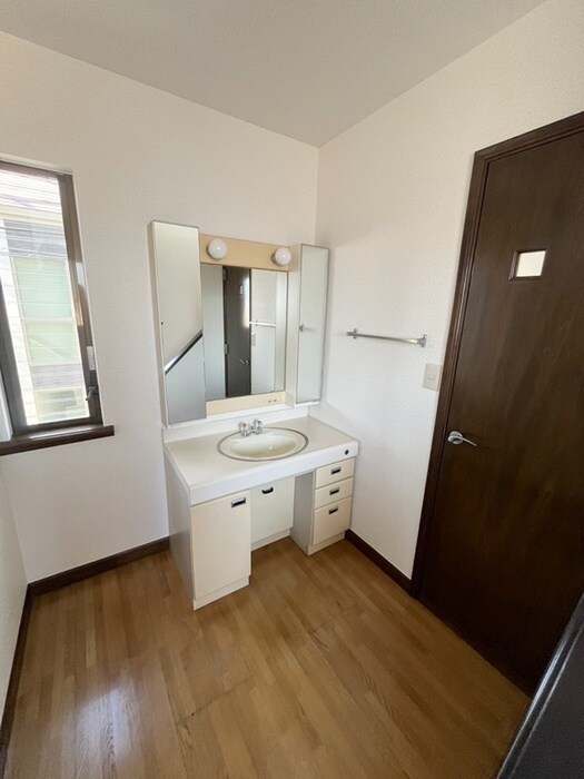 中町３丁目戸建の洗面