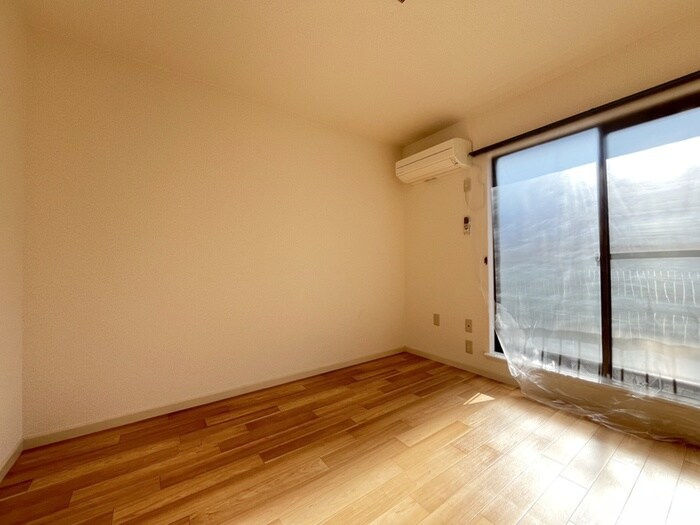 物件内観写真18　(居室)