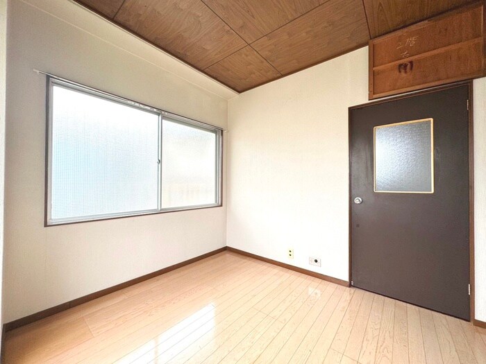 物件内観写真8　(居室)