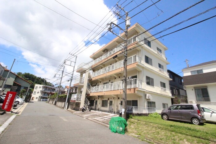 物件外観写真3　(駐車場)