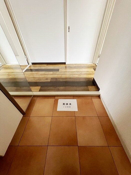 物件内観写真15　(玄関)