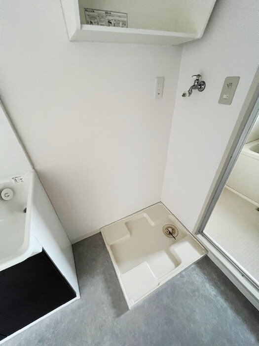 物件内観写真17　(洗濯機置場)